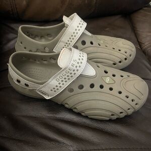 Doggers Womens slip on 5/6